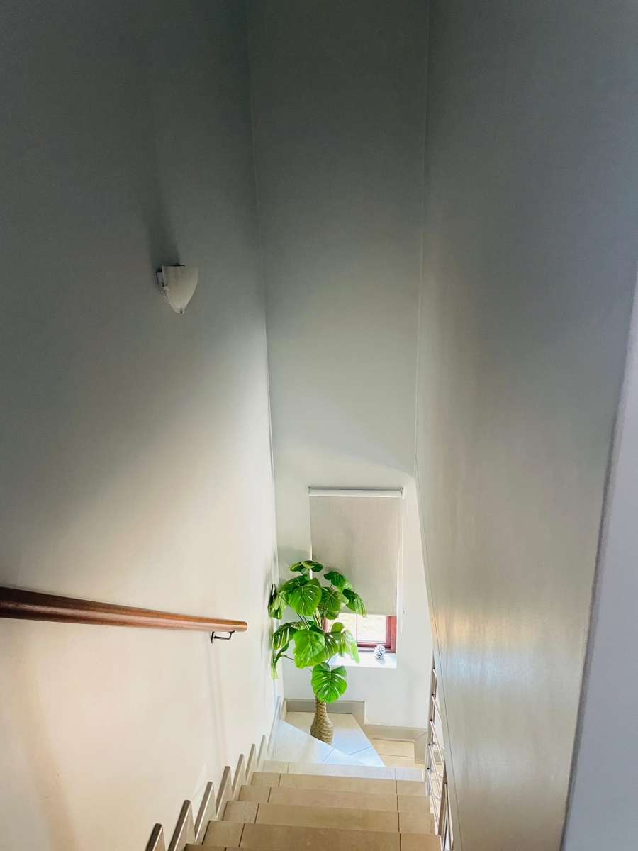 2 Bedroom Property for Sale in Blue Hills Gauteng