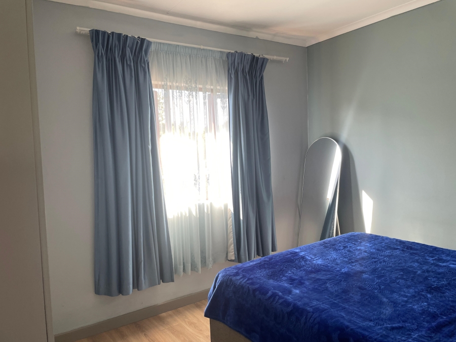 2 Bedroom Property for Sale in Blue Hills Gauteng