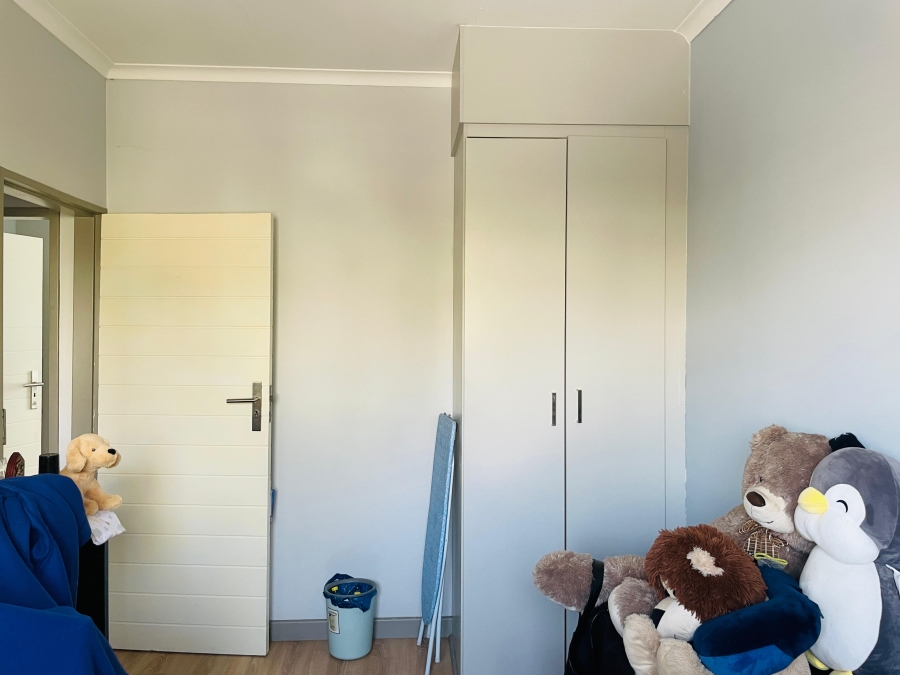 2 Bedroom Property for Sale in Blue Hills Gauteng