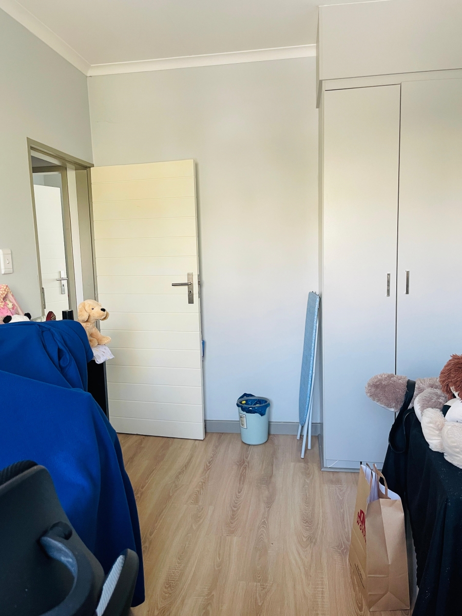 2 Bedroom Property for Sale in Blue Hills Gauteng