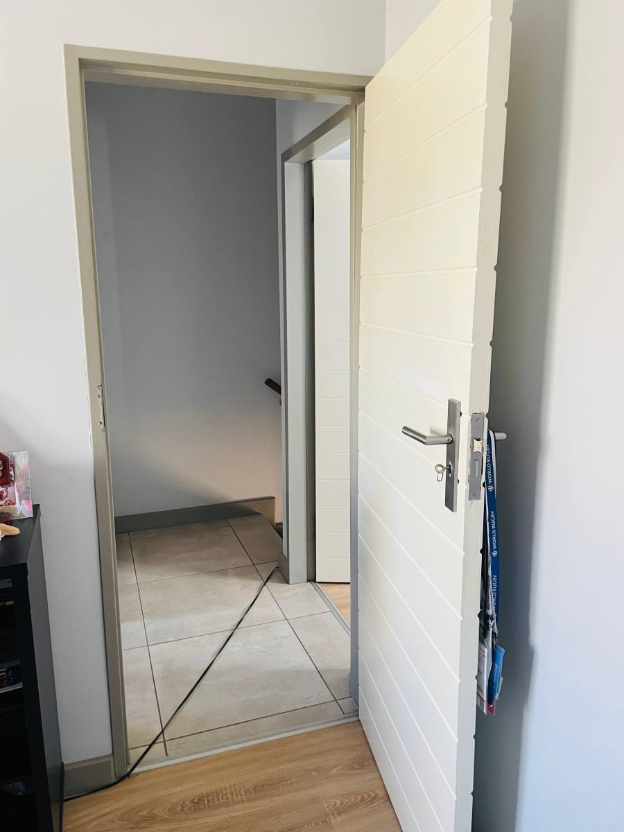 2 Bedroom Property for Sale in Blue Hills Gauteng