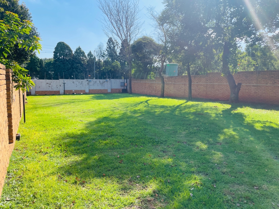 2 Bedroom Property for Sale in Blue Hills Gauteng