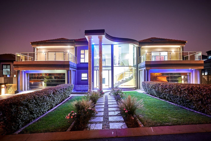 6 Bedroom Property for Sale in Blue Valley Golf Estate Gauteng