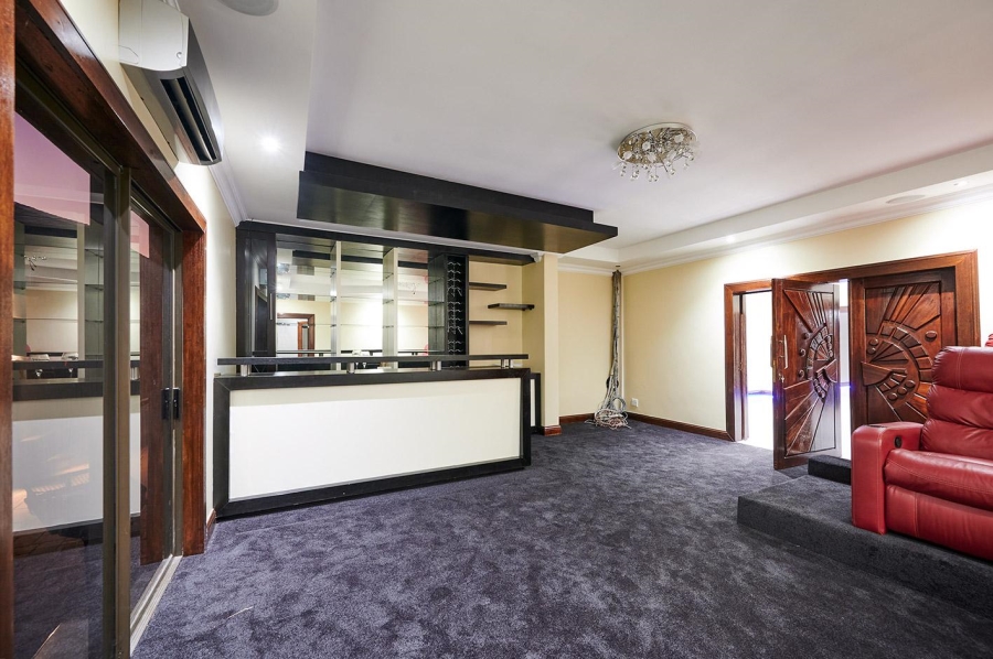 6 Bedroom Property for Sale in Blue Valley Golf Estate Gauteng