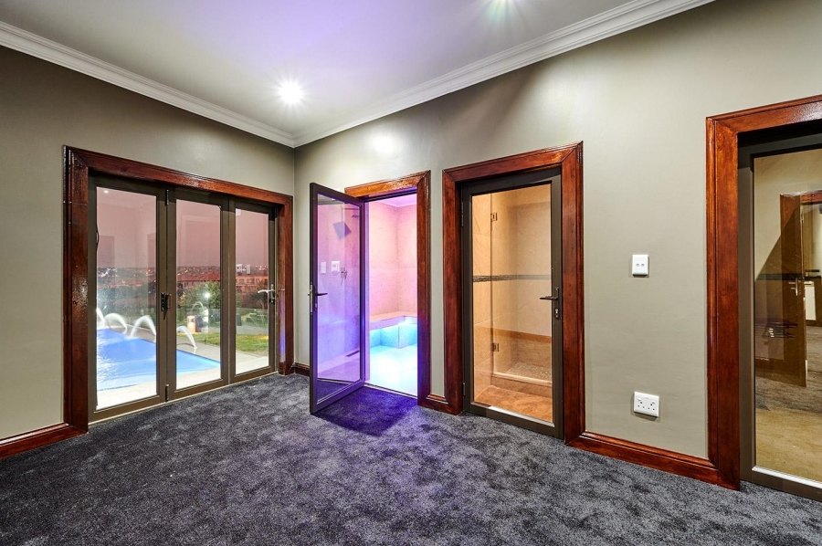 6 Bedroom Property for Sale in Blue Valley Golf Estate Gauteng