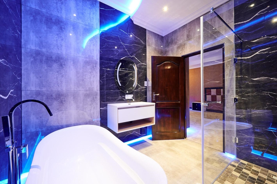 6 Bedroom Property for Sale in Blue Valley Golf Estate Gauteng