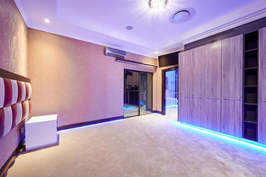 6 Bedroom Property for Sale in Blue Valley Golf Estate Gauteng