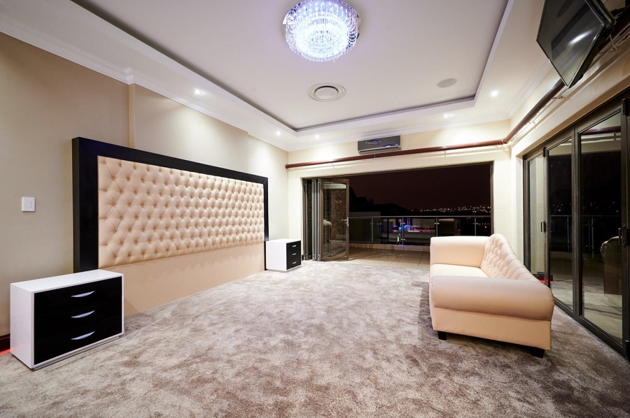 6 Bedroom Property for Sale in Blue Valley Golf Estate Gauteng