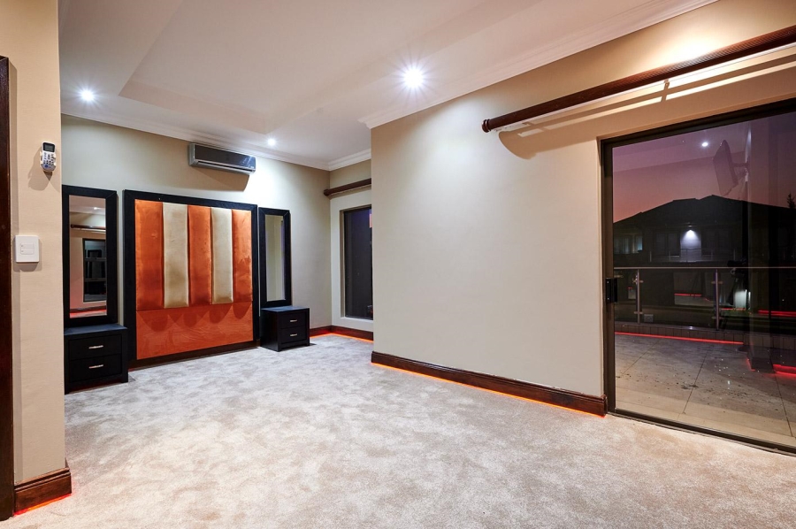 6 Bedroom Property for Sale in Blue Valley Golf Estate Gauteng