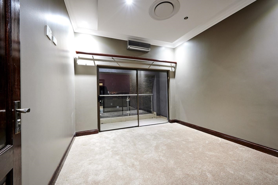 6 Bedroom Property for Sale in Blue Valley Golf Estate Gauteng
