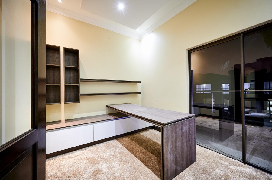 6 Bedroom Property for Sale in Blue Valley Golf Estate Gauteng