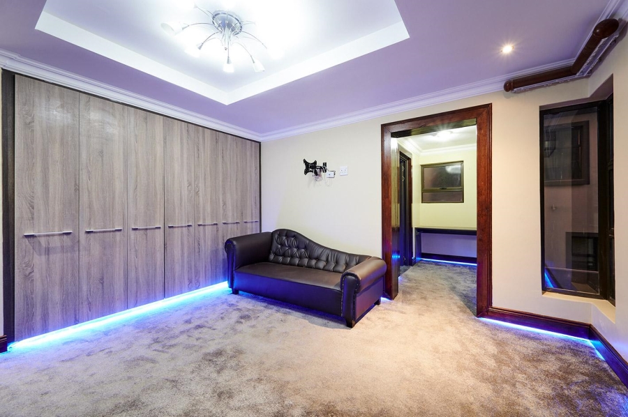 6 Bedroom Property for Sale in Blue Valley Golf Estate Gauteng