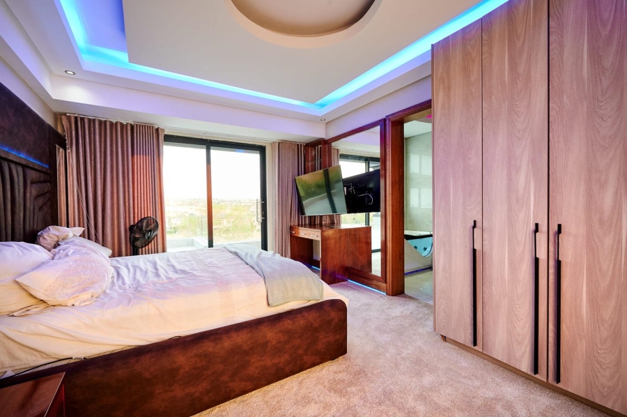 7 Bedroom Property for Sale in Blue Valley Golf Estate Gauteng