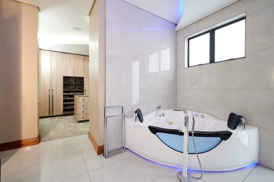7 Bedroom Property for Sale in Blue Valley Golf Estate Gauteng
