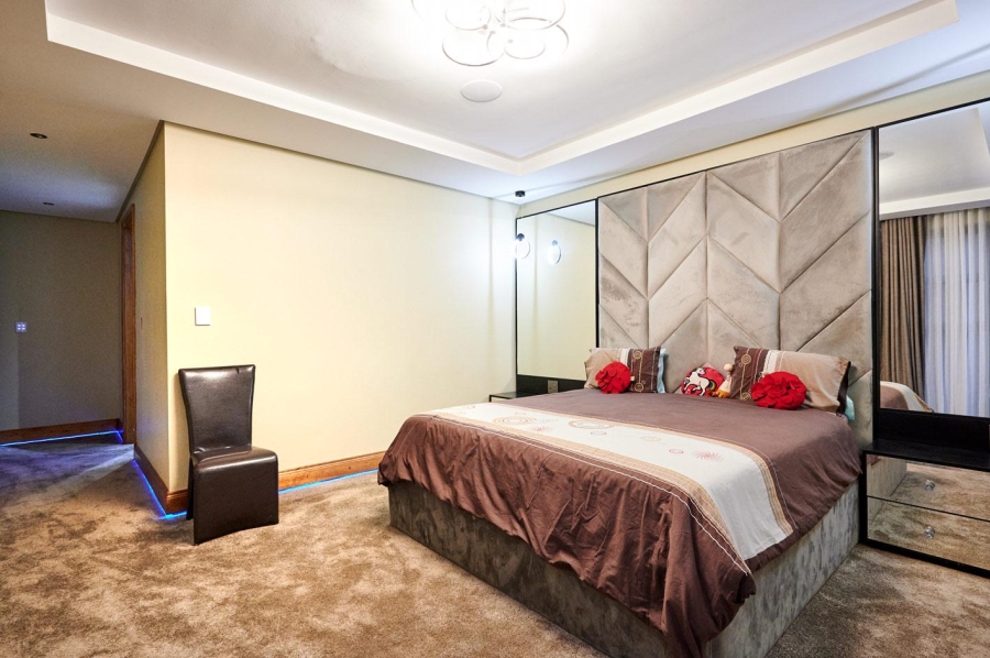 7 Bedroom Property for Sale in Blue Valley Golf Estate Gauteng