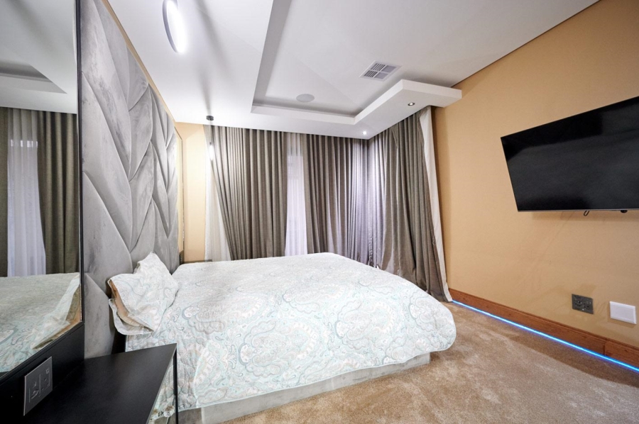 7 Bedroom Property for Sale in Blue Valley Golf Estate Gauteng