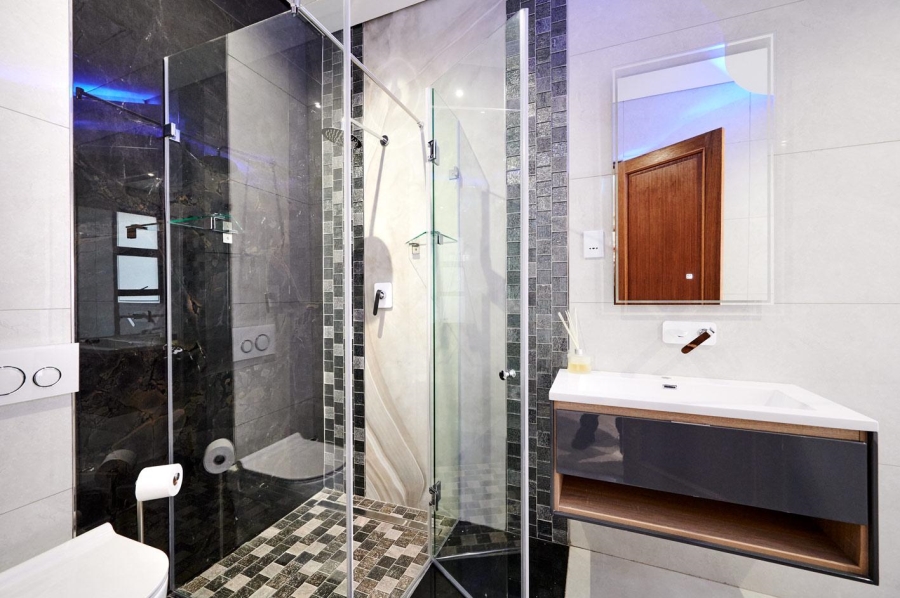 7 Bedroom Property for Sale in Blue Valley Golf Estate Gauteng