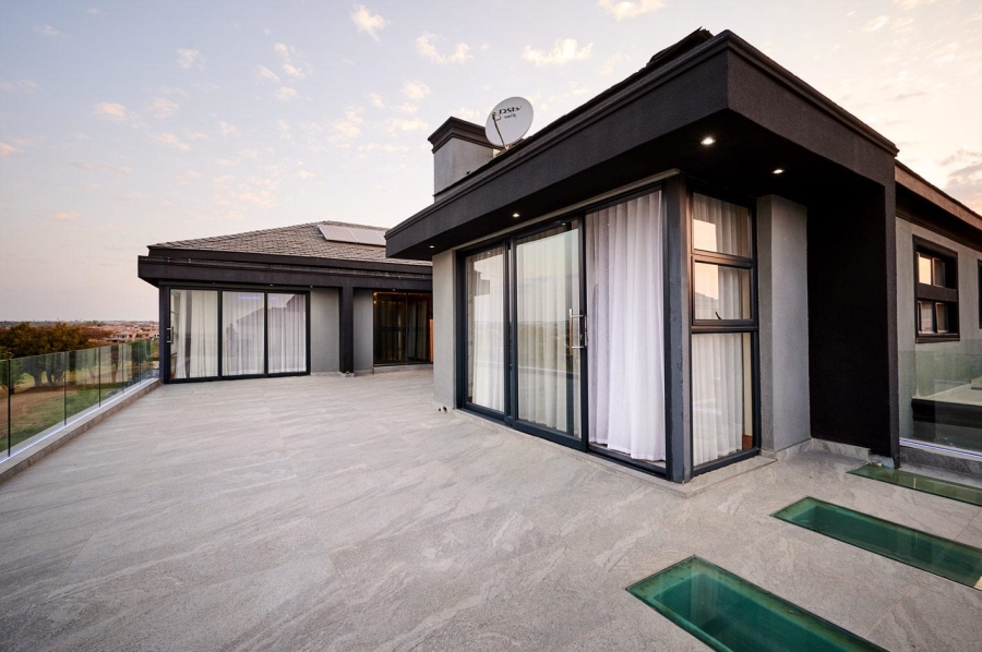 7 Bedroom Property for Sale in Blue Valley Golf Estate Gauteng