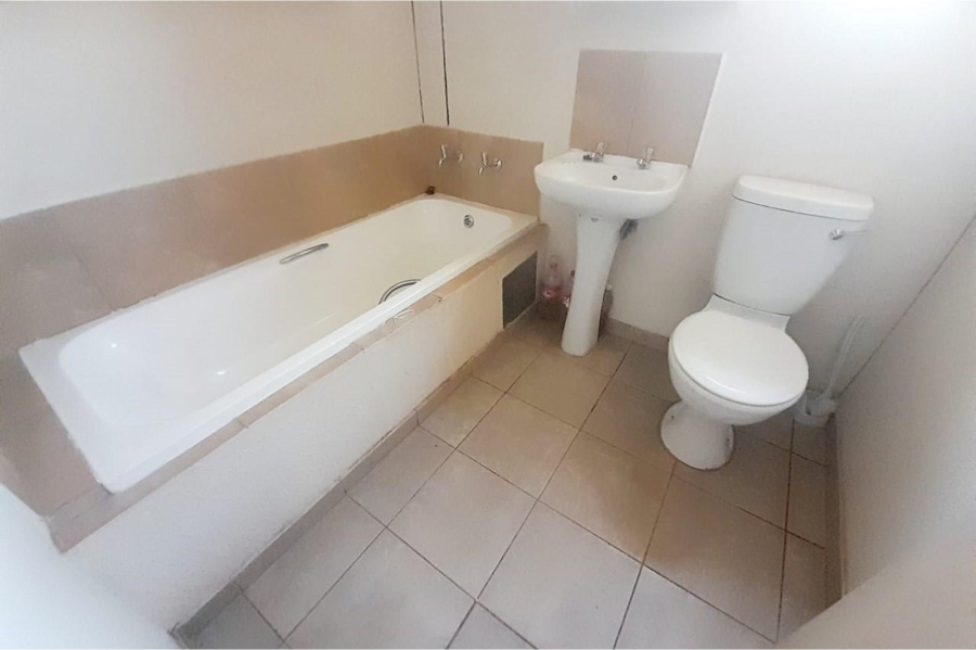 To Let 2 Bedroom Property for Rent in Glenway Estate Gauteng