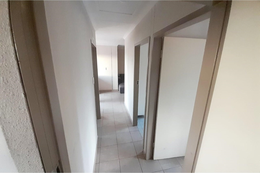To Let 2 Bedroom Property for Rent in Glenway Estate Gauteng