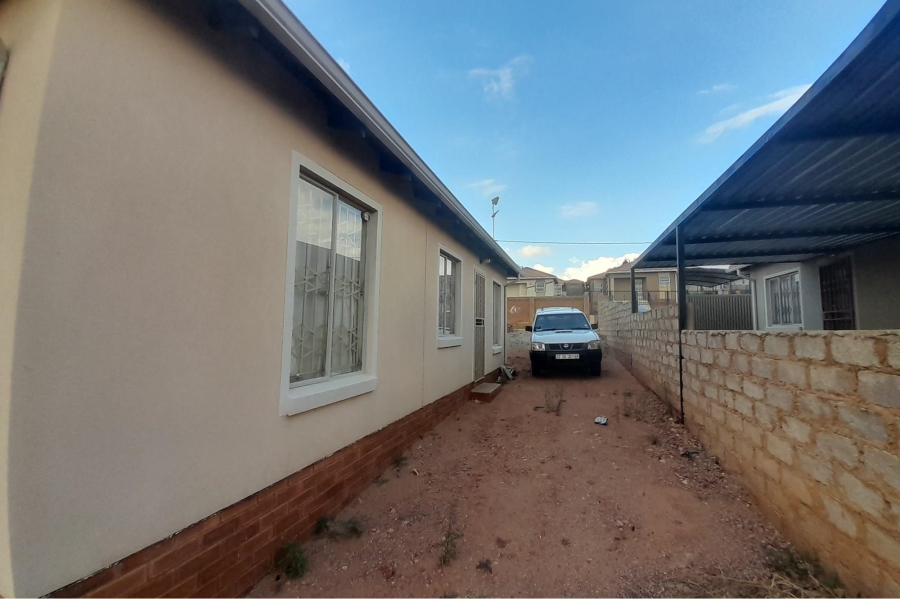 To Let 2 Bedroom Property for Rent in Glenway Estate Gauteng