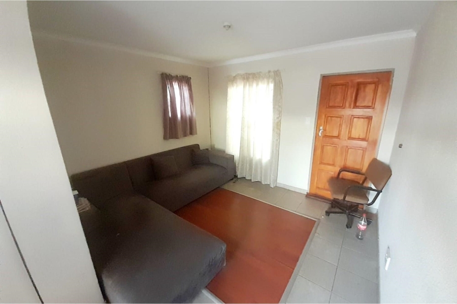 To Let 2 Bedroom Property for Rent in Glenway Estate Gauteng
