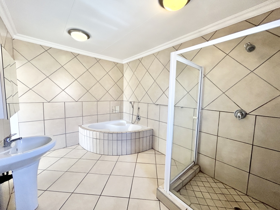 To Let 5 Bedroom Property for Rent in Kosmosdal Gauteng