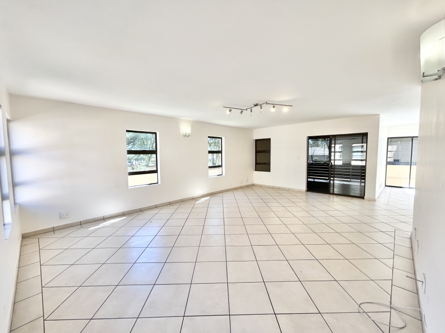6 Bedroom Property for Sale in Kosmosdal Gauteng