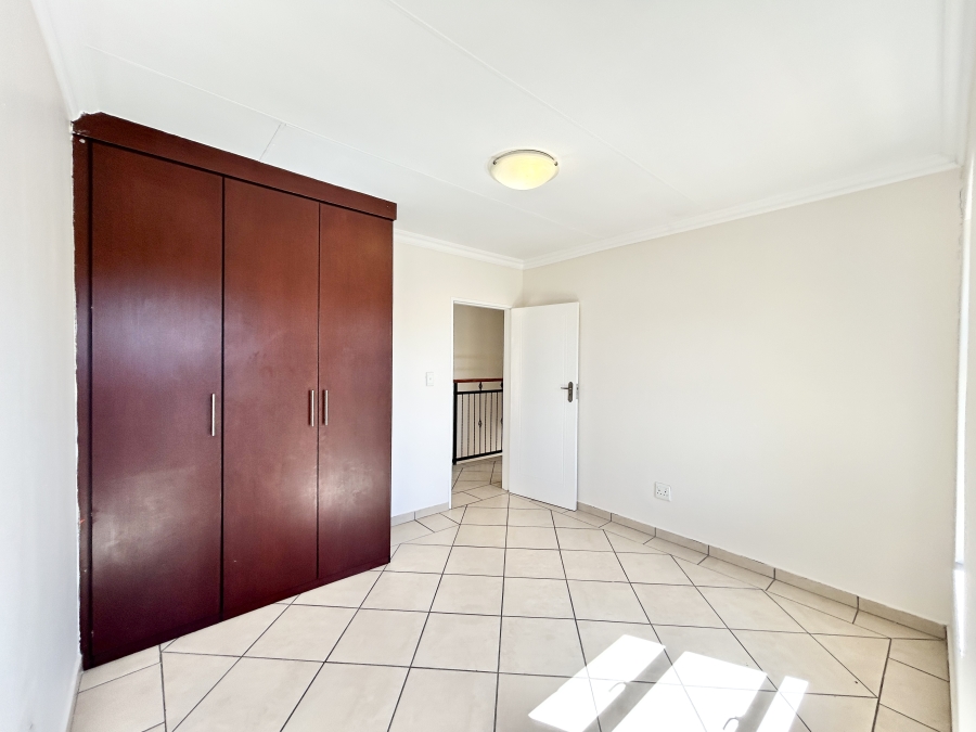 6 Bedroom Property for Sale in Kosmosdal Gauteng