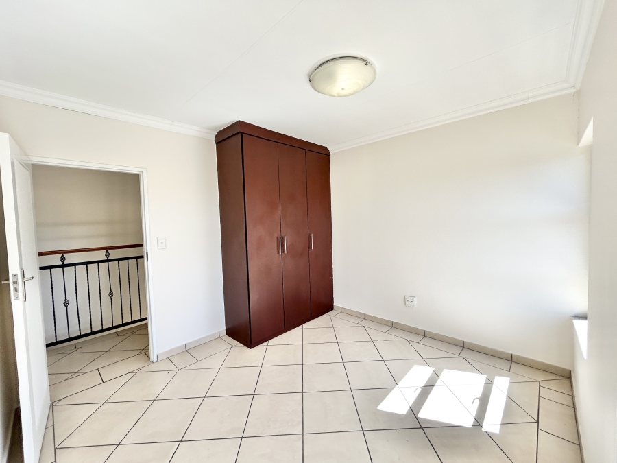 6 Bedroom Property for Sale in Kosmosdal Gauteng