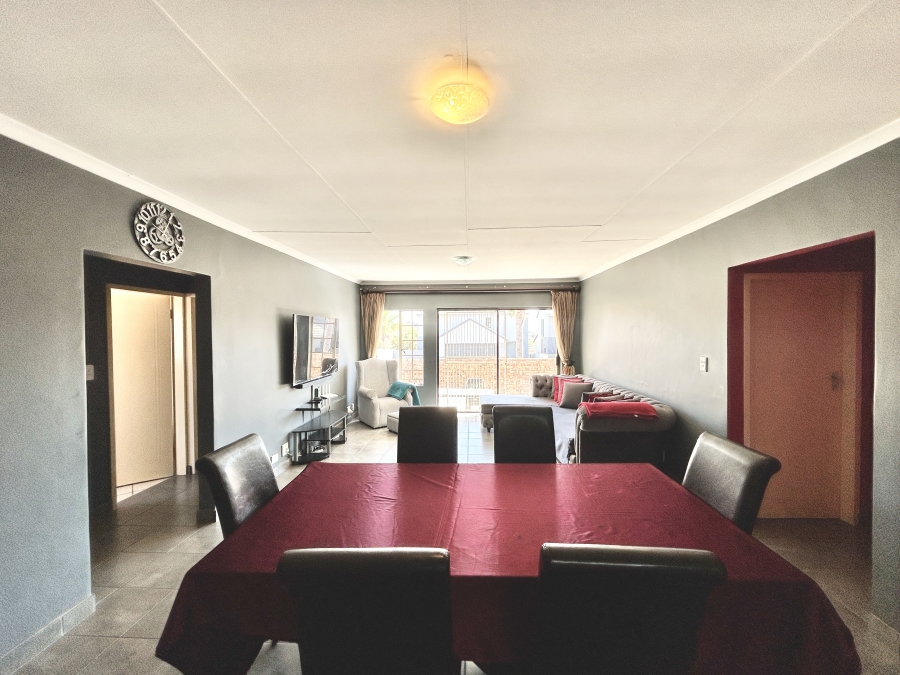 4 Bedroom Property for Sale in Thatchfield Glen Gauteng