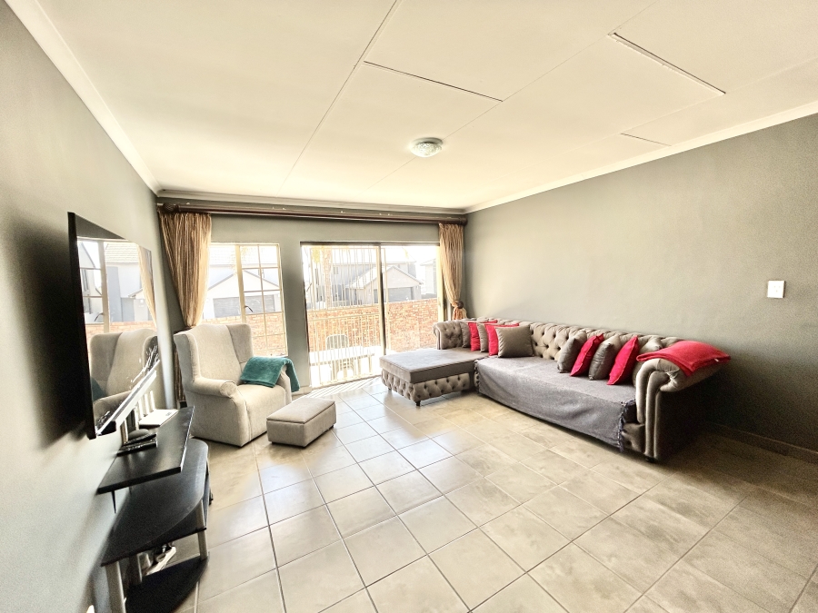 4 Bedroom Property for Sale in Thatchfield Glen Gauteng
