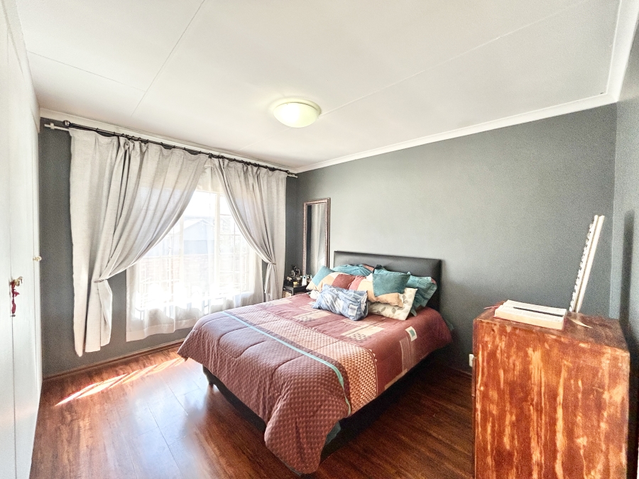 4 Bedroom Property for Sale in Thatchfield Glen Gauteng