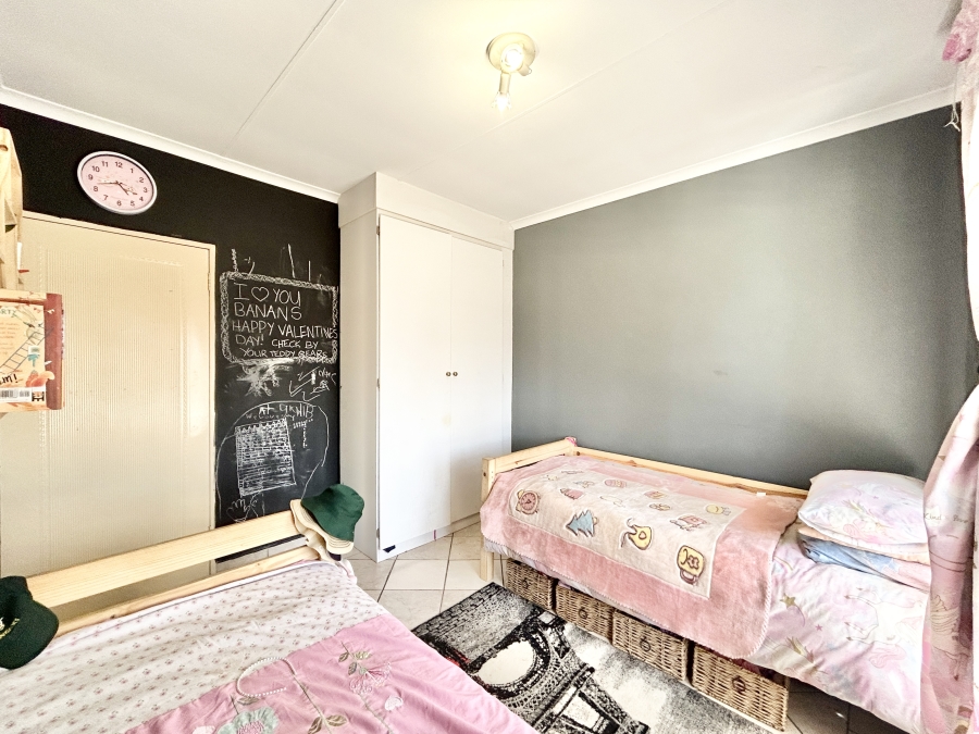 4 Bedroom Property for Sale in Thatchfield Glen Gauteng
