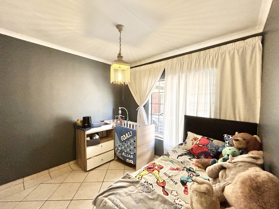 4 Bedroom Property for Sale in Thatchfield Glen Gauteng