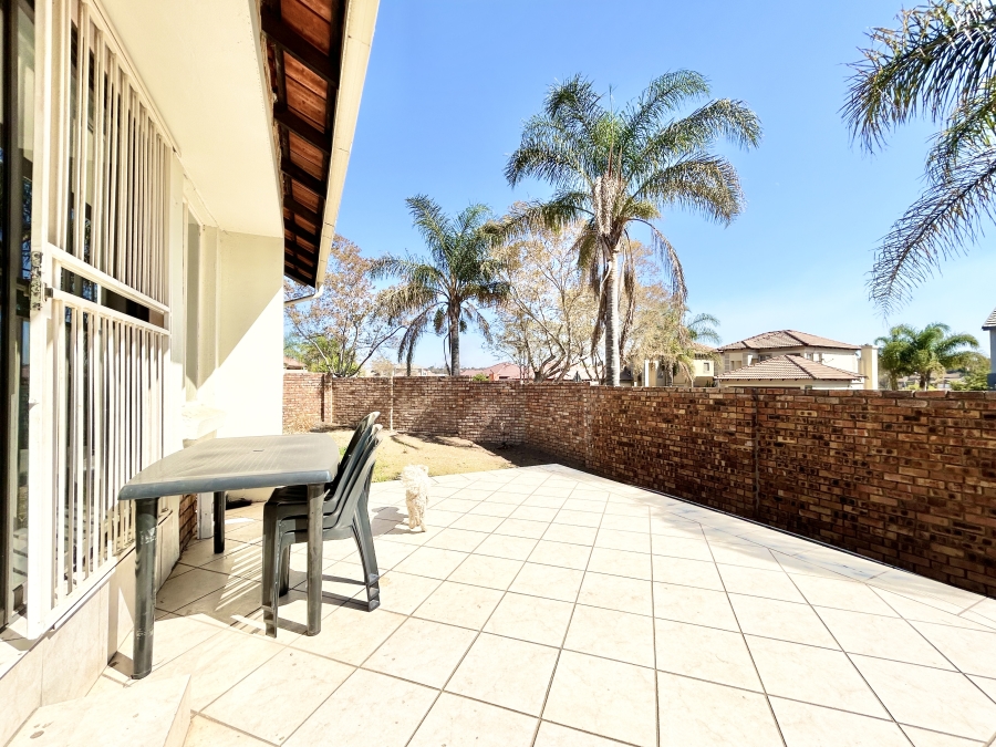4 Bedroom Property for Sale in Thatchfield Glen Gauteng
