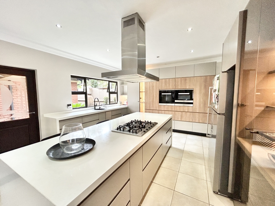 To Let 6 Bedroom Property for Rent in Midstream Estate Gauteng