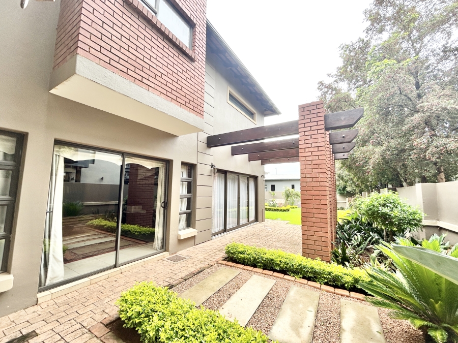 To Let 6 Bedroom Property for Rent in Midstream Estate Gauteng