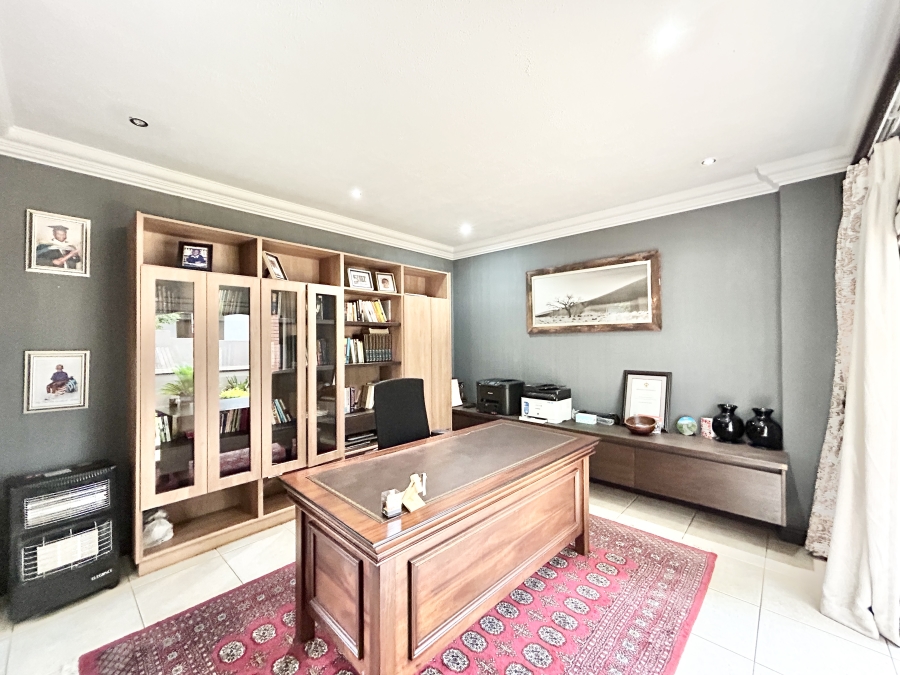 To Let 6 Bedroom Property for Rent in Midstream Estate Gauteng