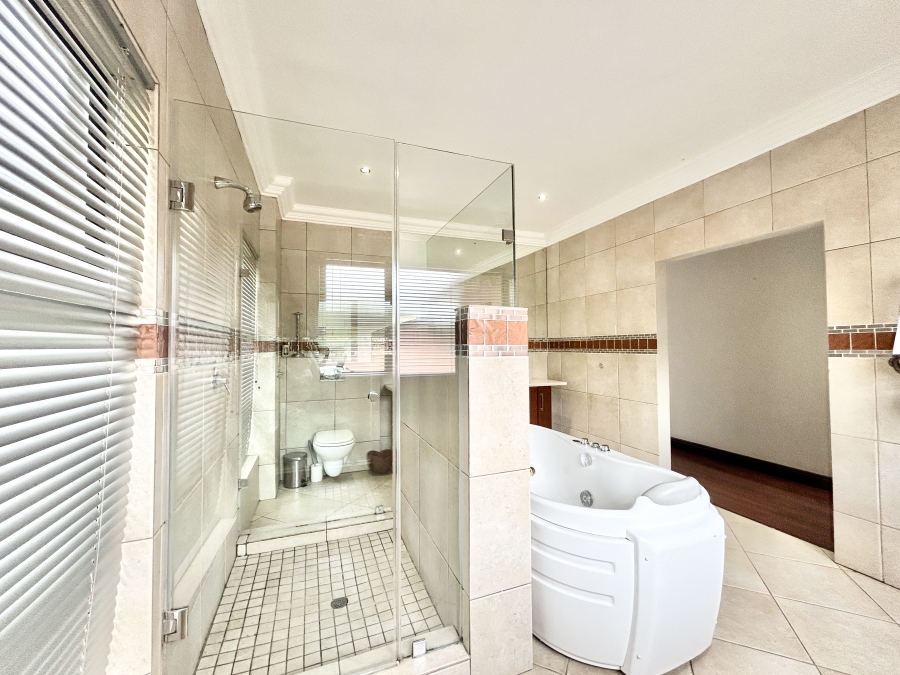 To Let 6 Bedroom Property for Rent in Midstream Estate Gauteng