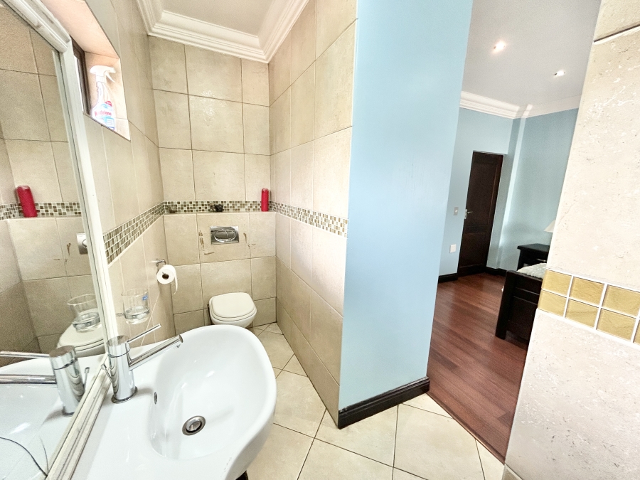 To Let 6 Bedroom Property for Rent in Midstream Estate Gauteng