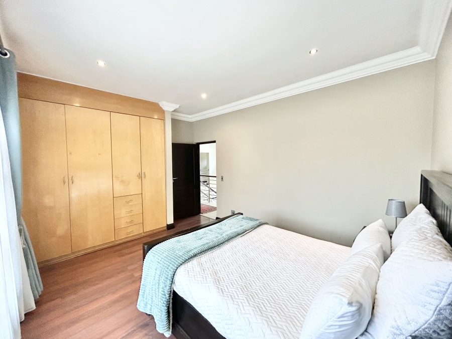 To Let 6 Bedroom Property for Rent in Midstream Estate Gauteng