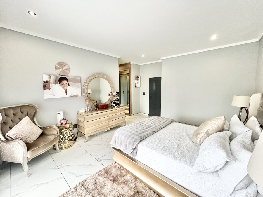 To Let 5 Bedroom Property for Rent in Midstream Heights Gauteng