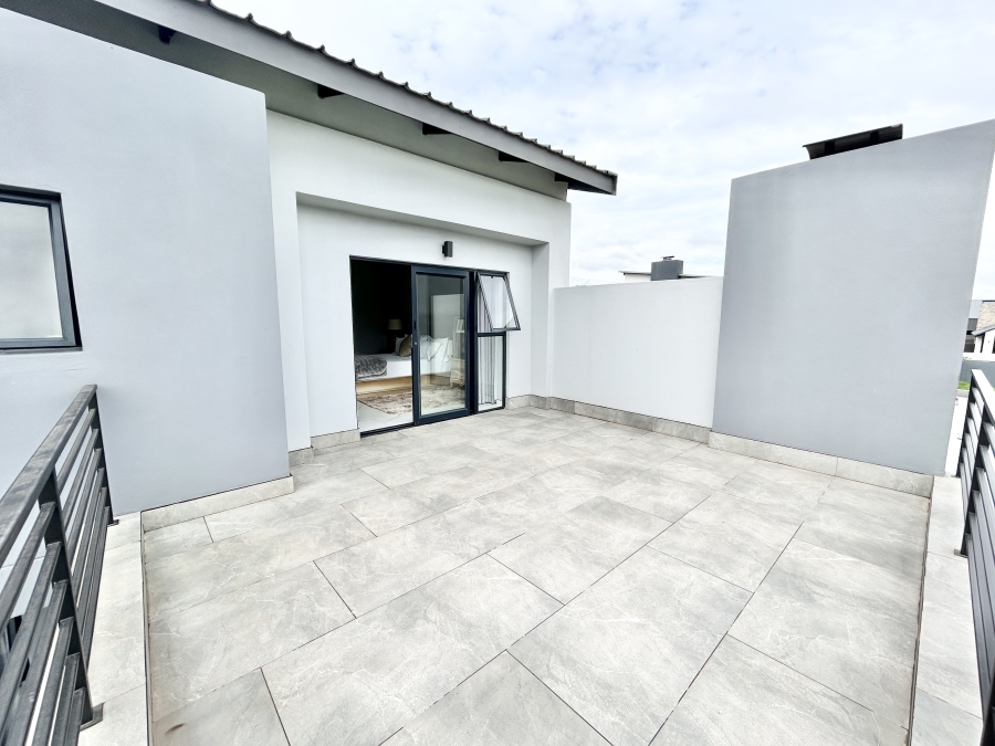 To Let 5 Bedroom Property for Rent in Midstream Heights Gauteng