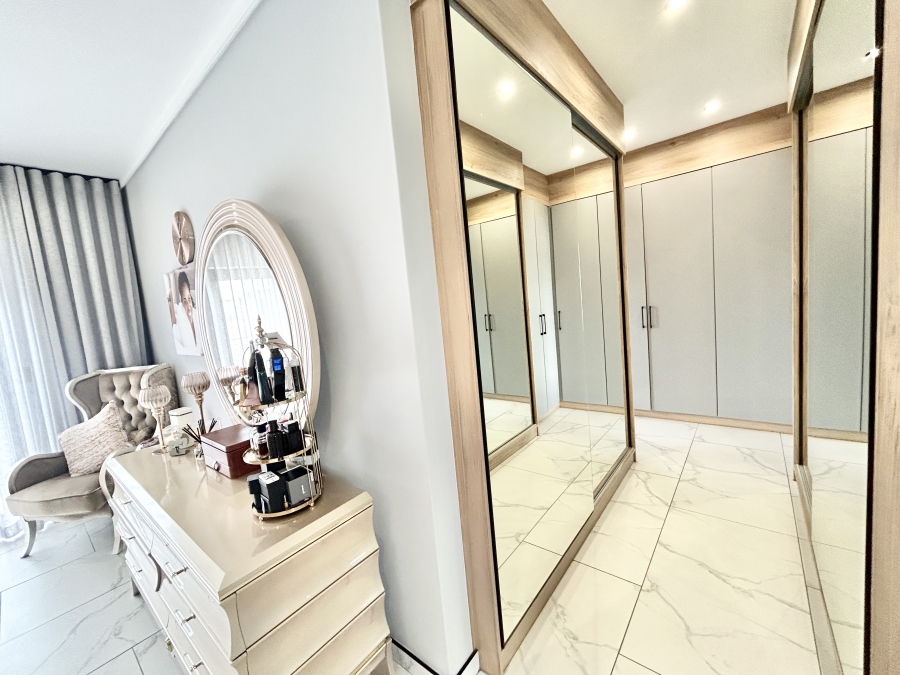 To Let 5 Bedroom Property for Rent in Midstream Heights Gauteng
