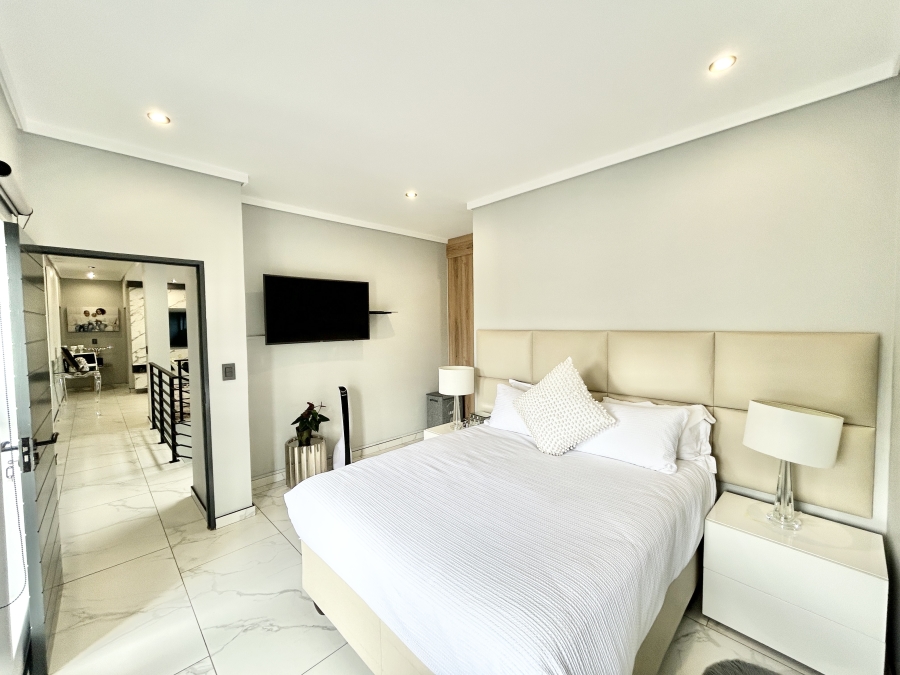 To Let 5 Bedroom Property for Rent in Midstream Heights Gauteng
