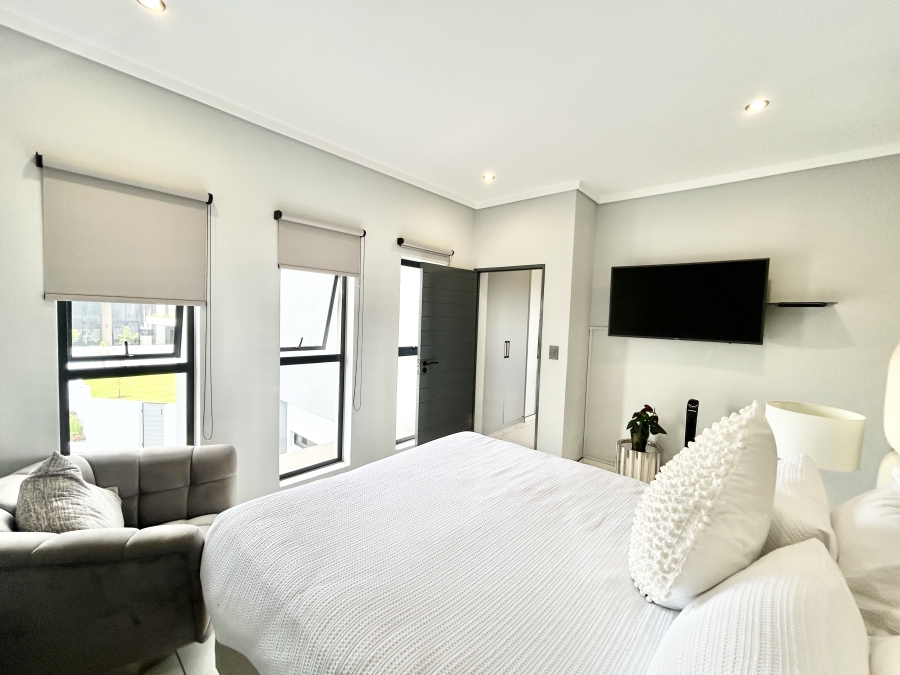To Let 5 Bedroom Property for Rent in Midstream Heights Gauteng