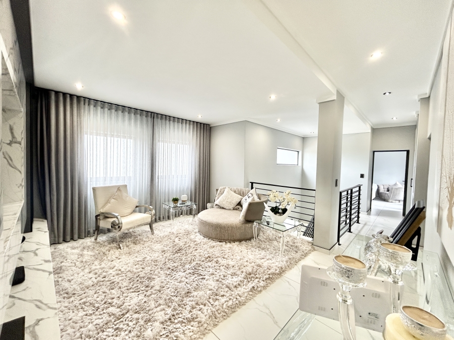 To Let 5 Bedroom Property for Rent in Midstream Heights Gauteng
