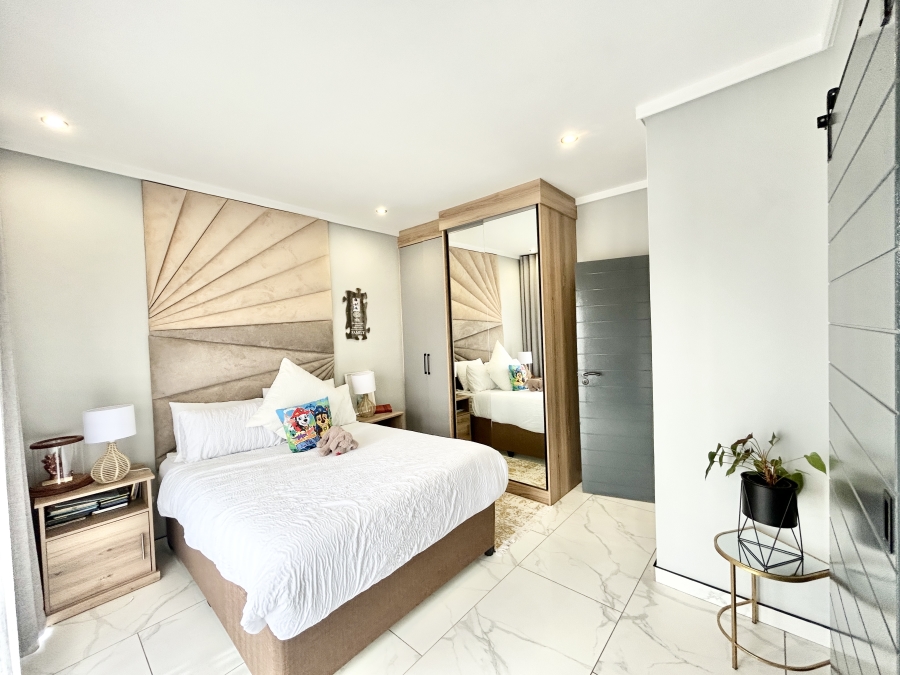 To Let 5 Bedroom Property for Rent in Midstream Heights Gauteng
