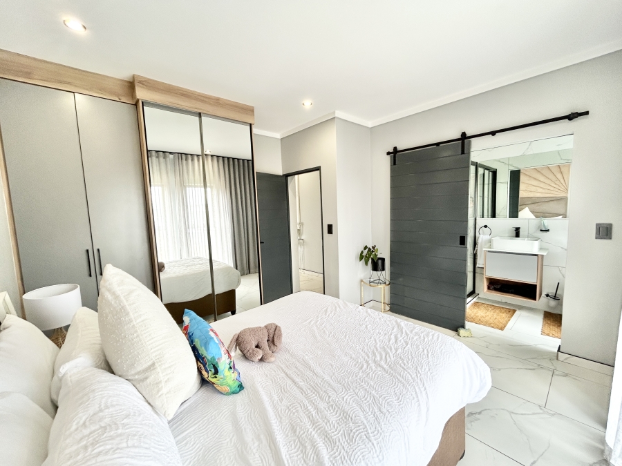 To Let 5 Bedroom Property for Rent in Midstream Heights Gauteng